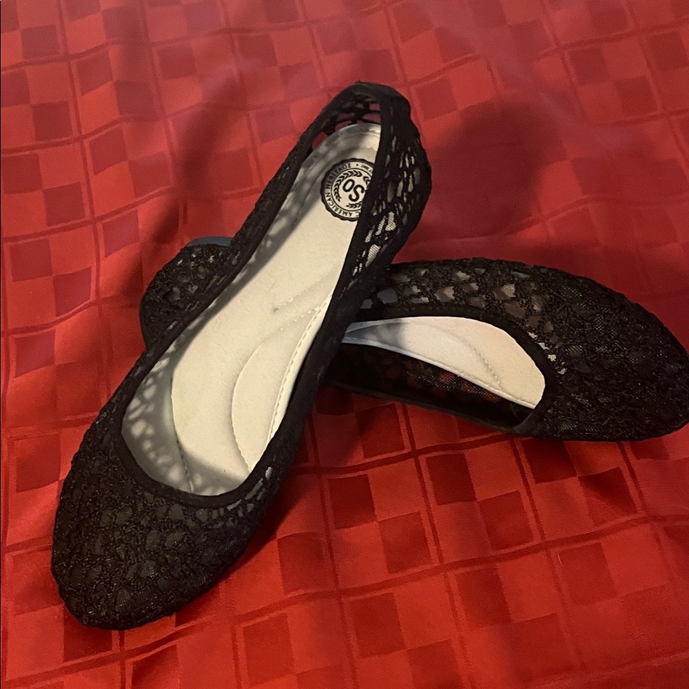 SO Black Lace Ballet Flats - Women's Slip-On Loafers